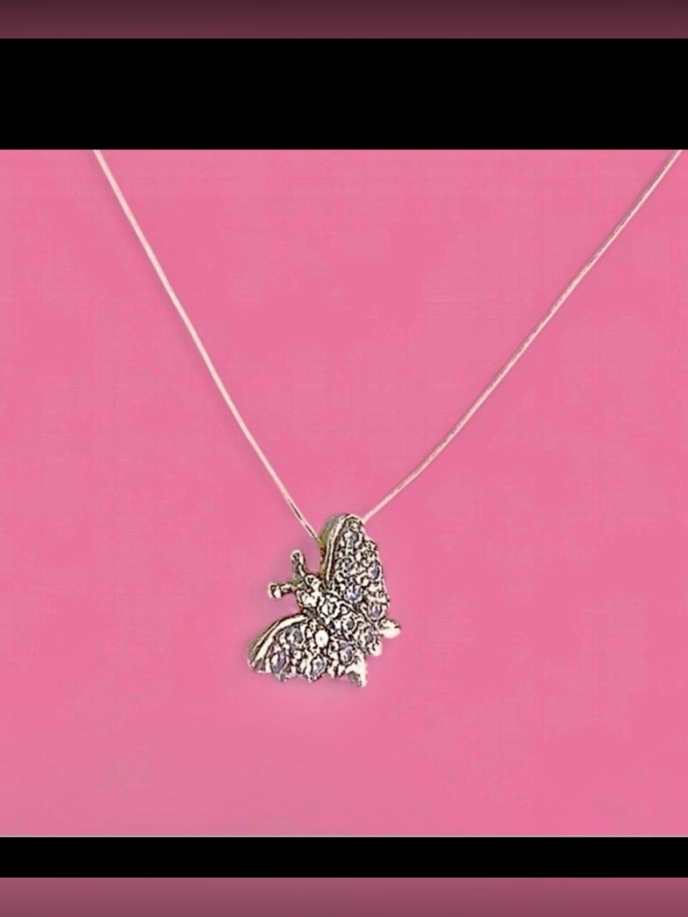 Dainty 18K Gold Diamond Pave Floating Butterfly Invisible Necklace - Picture 7 of 7